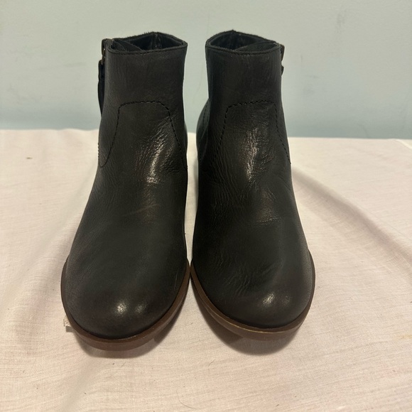 Lucky Brand Blandre Booties Ankle Boots Black Leather Stack Heel Sz6 NEW No Box - Picture 2 of 12
